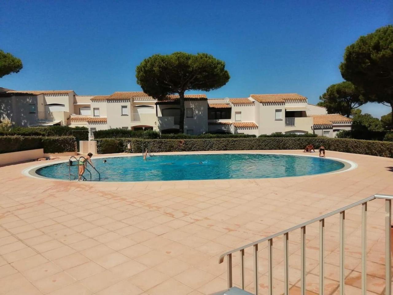 Appartement 4/6 Personnes Plain Pied - 5Min Plage - Piscine En Face Agde Exterior photo